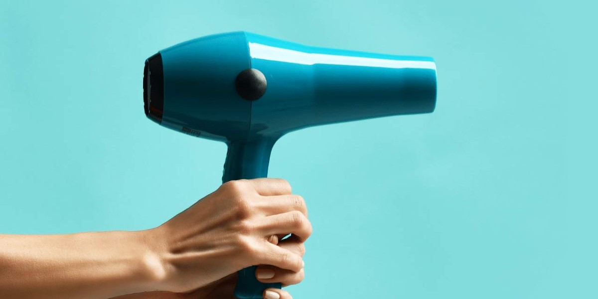 Secar la pintura en spray con un secador de pelo